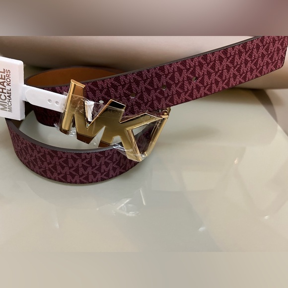 MICHAEL KORS BELT REVERSIBLE TWIST ORCHID MK LOGO TO LUGGAGE MK GOLD BUCKLE - Picture 1 of 8